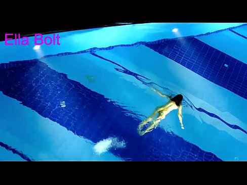 ❤️ Jeg kan ikke stoppe med at se, ung blondine fanget i at svømme nøgen i ELLA BOLT resort pool ❤ Sex video at da.desixxxtube.ru