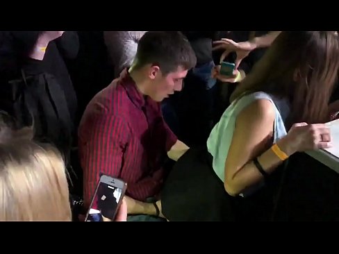 ❤️ Rigtig sex i en russisk natklub. 18-årig russisk pige i anus og vagina kneppet i en natklub ❤ Sex video at da.desixxxtube.ru